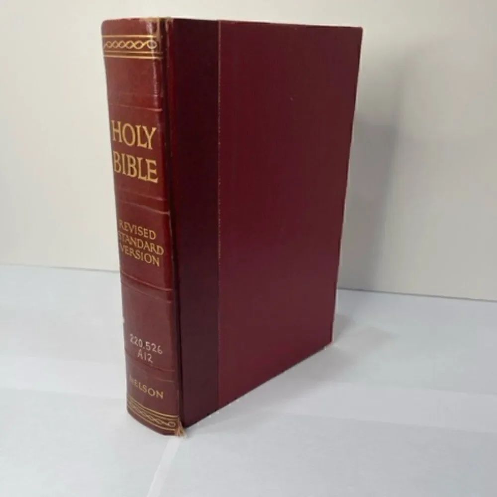 Holy Bible Revised Standard Version 1952 Thomas Nelson Red Book Good condition -